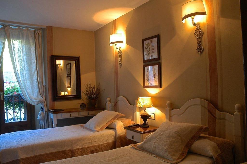 Hotel Casa Frauca Sarvisé Kamer foto